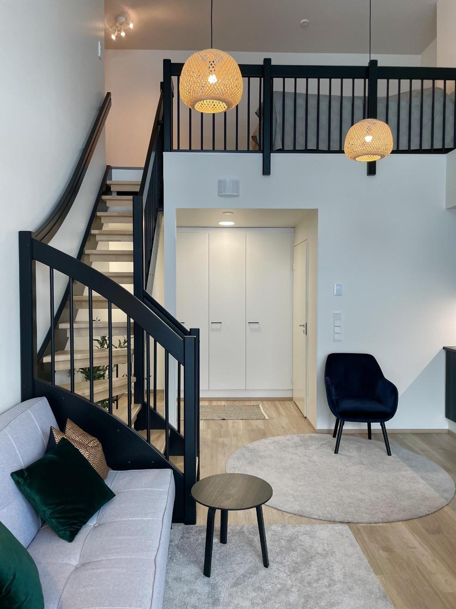 Bright Loft With Glazed Balcony Appartamento Tampere